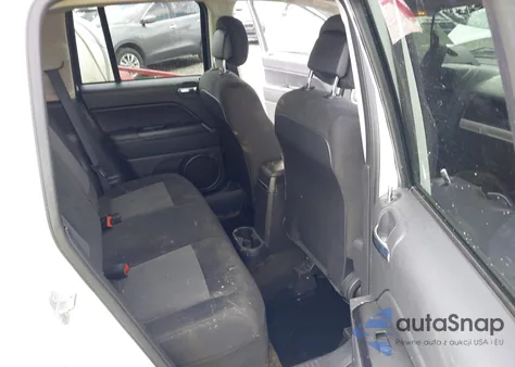 2016 Jeep Compass Sport z USA, uszkodzony, nr VIN 1C4NJDBB0GD523921